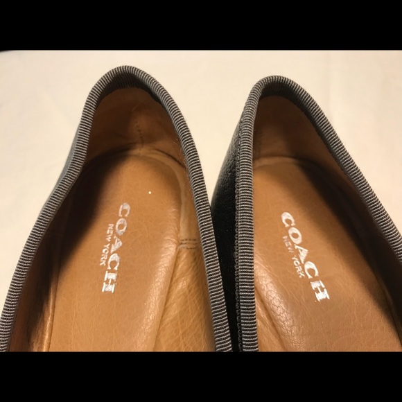 🌟 Coach women’s flats - Picture 3 of 4